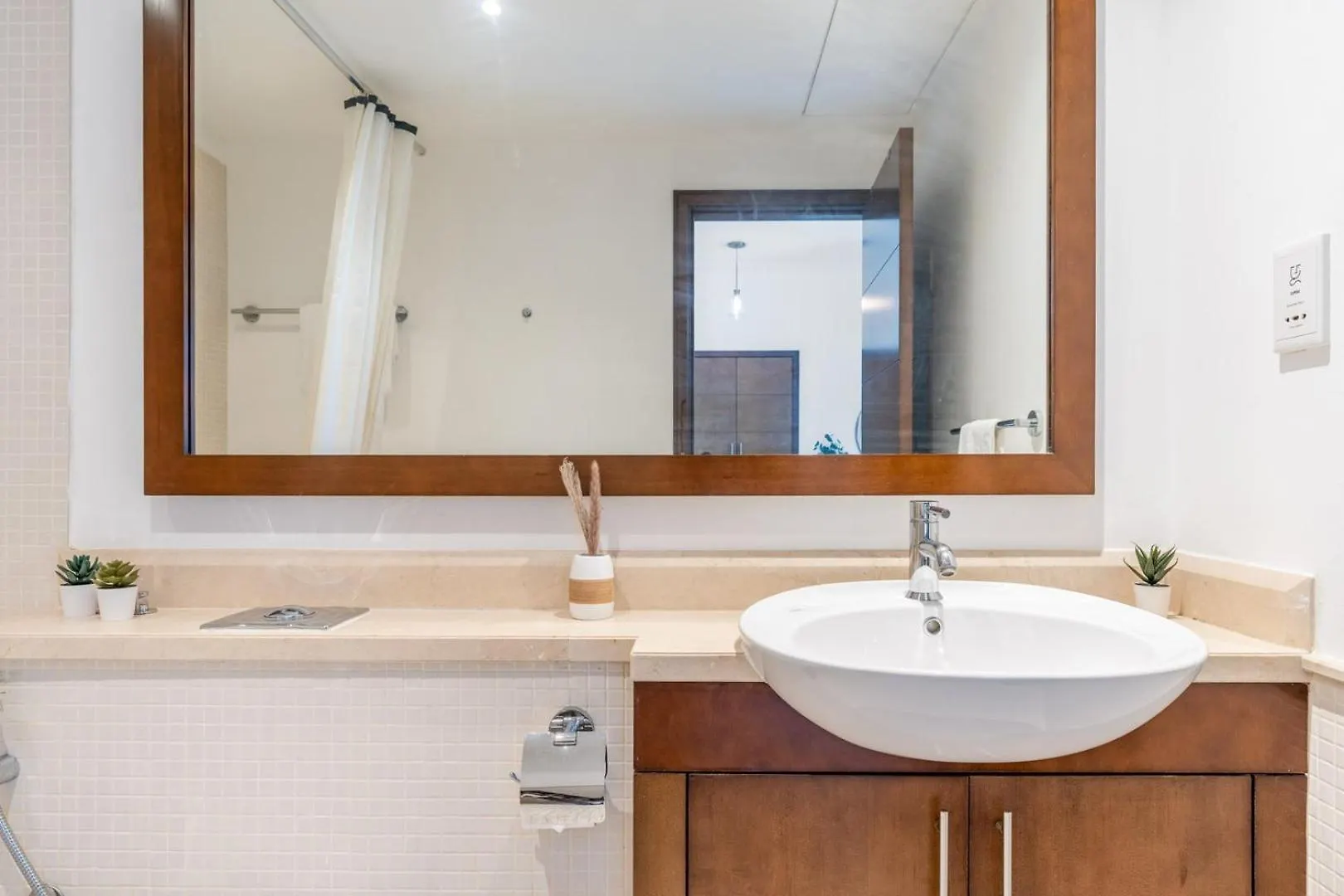 Guestready - Upscale Modern Apt In Downtown Dubai